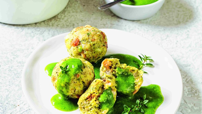 Gartenkräuter-Frischkäseknödel mit Bärlauchcreme, © Frauke Antholz